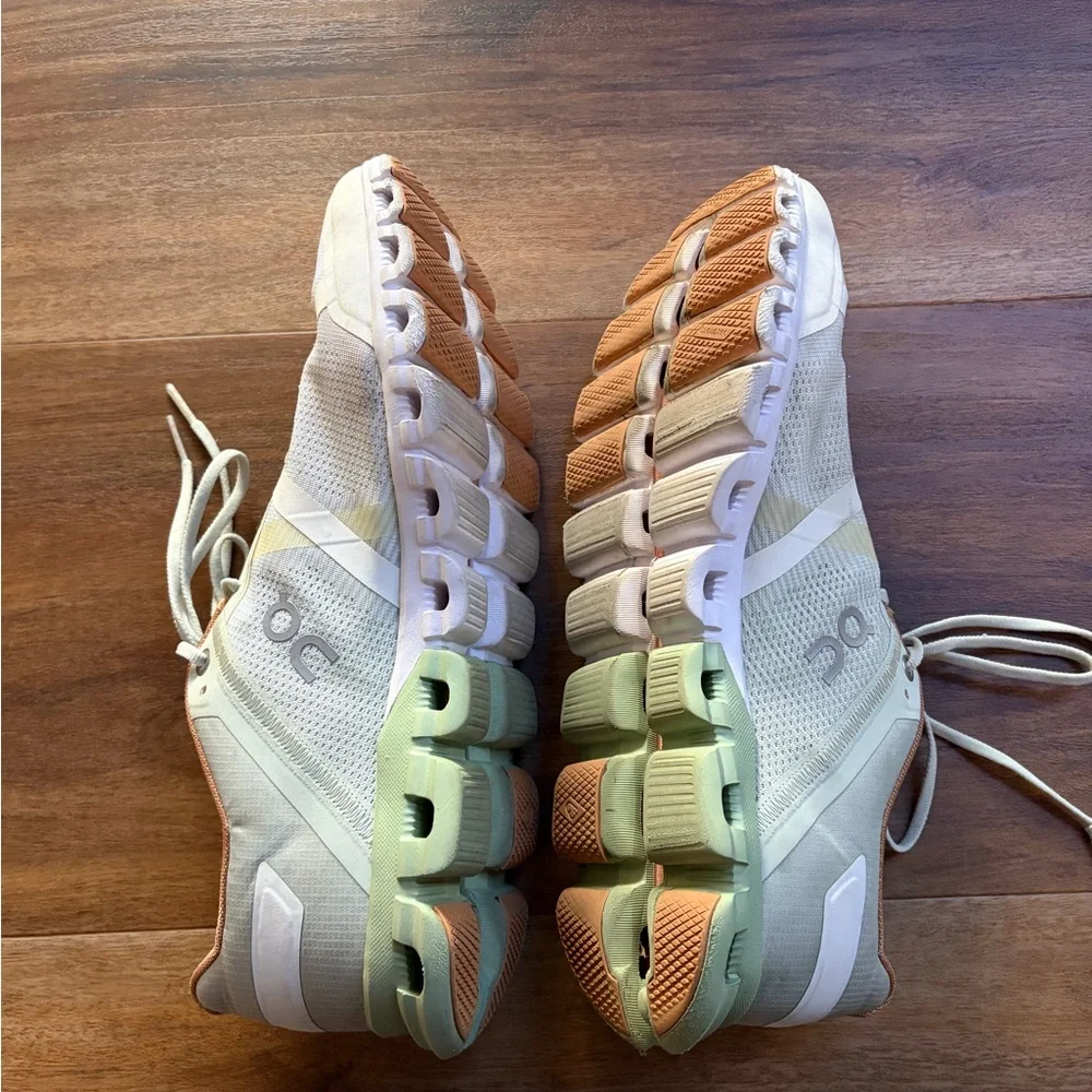 On Running Running Cloud Women’s Cloudtec Helion Sneakers - White/Green - Picture 3 of 9